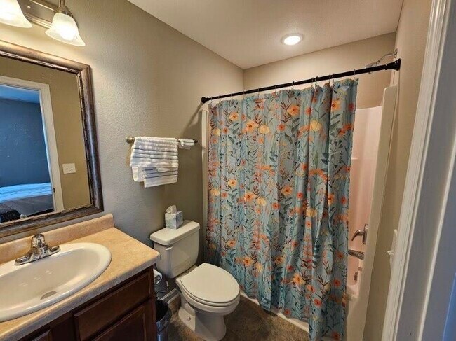 Building Photo - 2245 Del Carmel Way