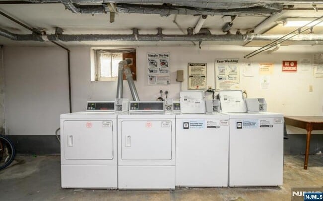 Building Photo - 140 W Englewood Ave