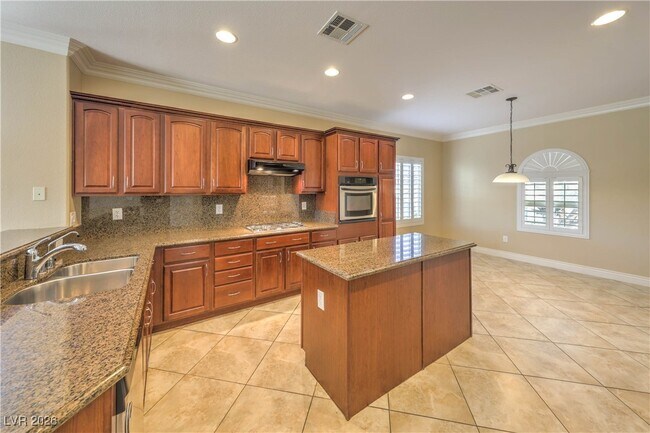 Building Photo - 2219 Bannerwood St