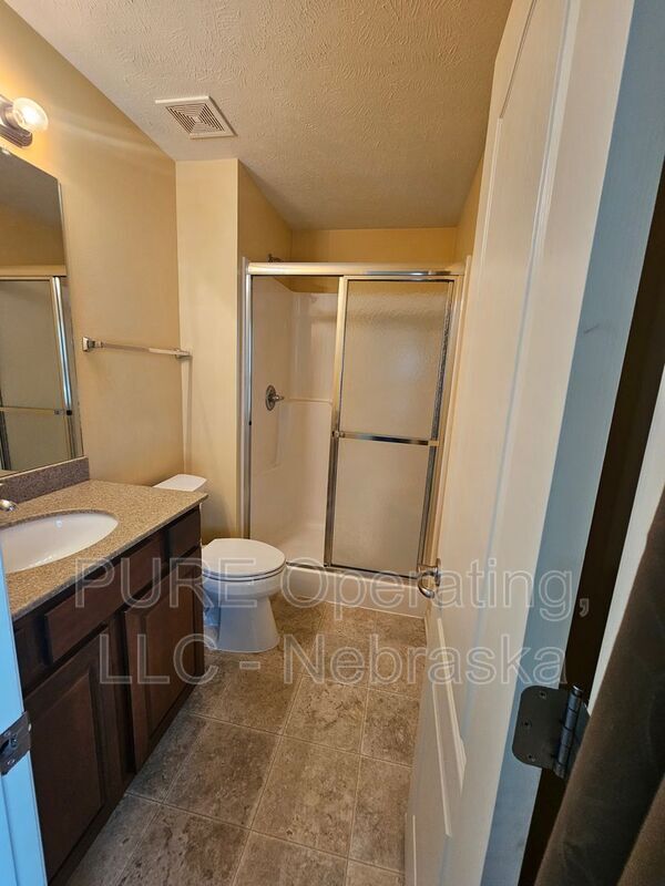 Building Photo - 16860 Larimore Ave