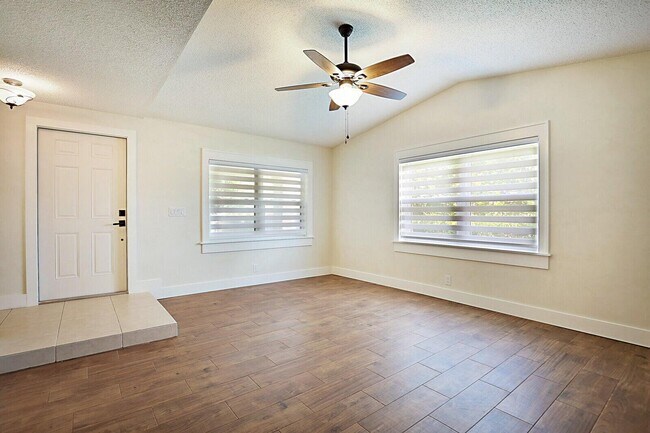 Building Photo - 11337 Little Bear Way