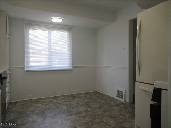 Building Photo - 8005 Bremen Ave