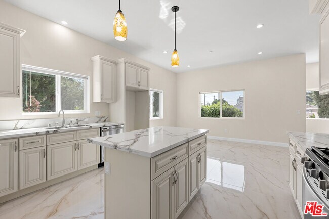 Building Photo - 11625 Haynes St