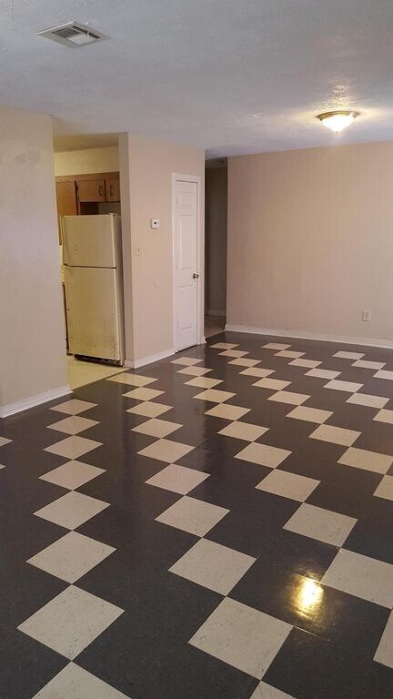 Building Photo - Scotsdale