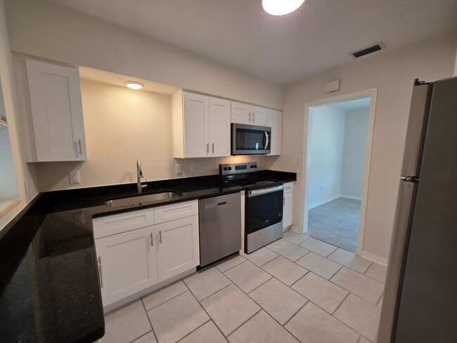Building Photo - Marina District - 2 Bedroom 1 Bath