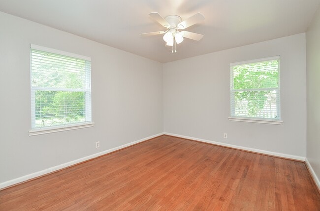 Building Photo - 9817 Cedardale Dr