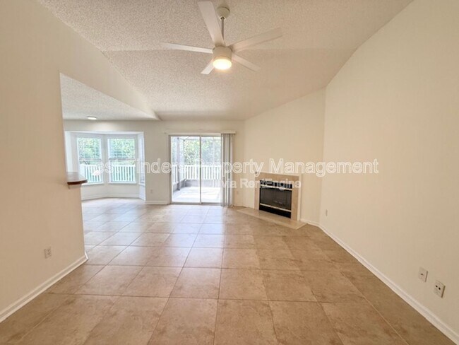 Building Photo - 732 Grand Parke Dr