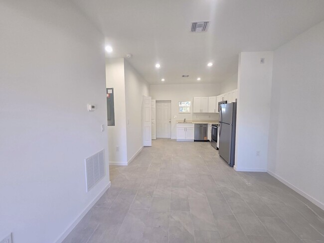 Building Photo - Brand new 2/2 in Lehigh Acres