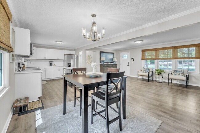 Building Photo - Renovated 3 Bed / 1.5 Bath Home with Open Floor Plan & Two Spacious Living Areas $1,975/mo rent