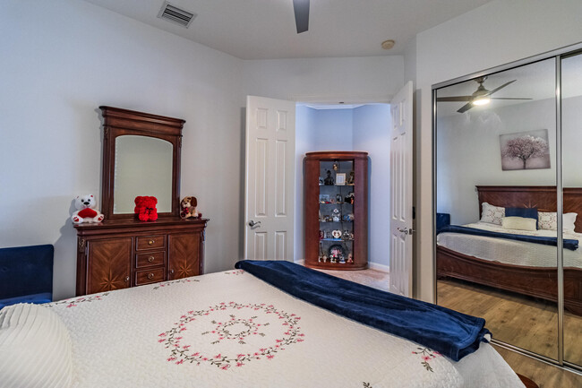 Building Photo - 11355 SW Rockingham Dr