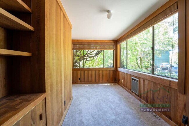 Building Photo - 2 Ahrens Ln