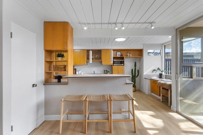 Building Photo - 729 Stendhal Ln