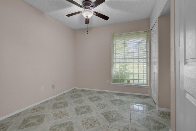 Building Photo - 5867 Village Forest Ct