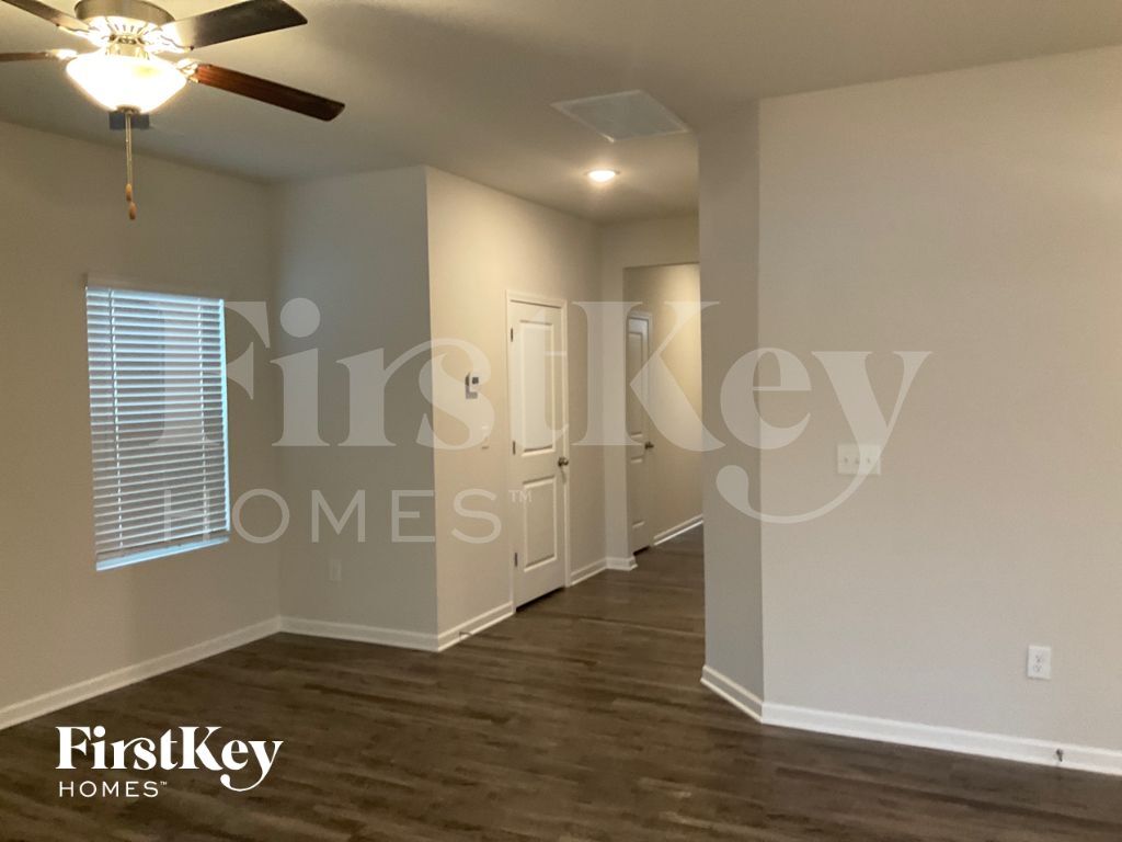 Building Photo - 9518 Hamel St