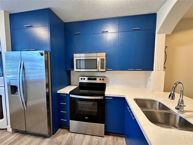 Building Photo - 120 SW 109th Ave