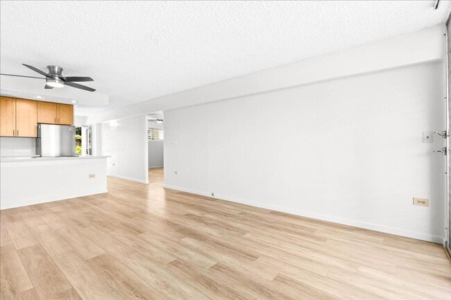 Building Photo - Newly renovated one bedroom condo with lov...