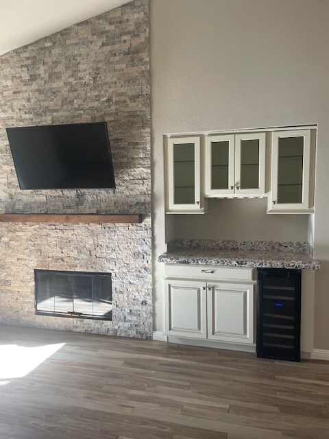 Building Photo - 153 Falls Ct