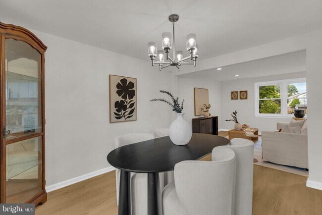 Building Photo - 3046 Talking Rock Dr