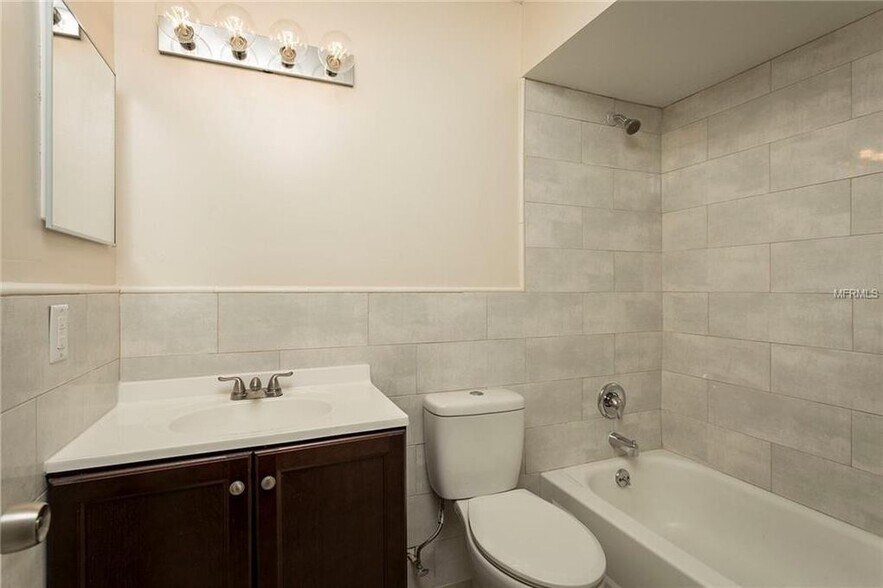 Building Photo - 5600 Devonbriar Way