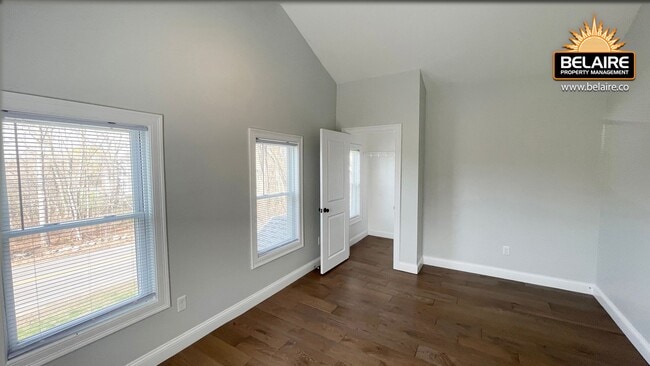 Building Photo - Cozy Country Living