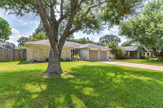 Building Photo - 5347 Lincoln Green Dr