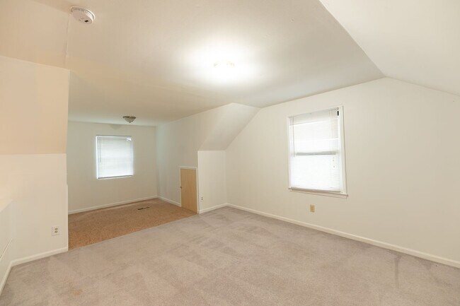 Building Photo - 4916 Gold Crest Dr