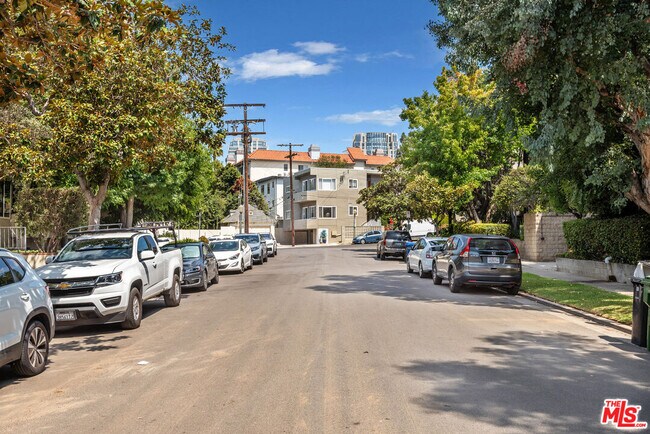 Building Photo - 1620 Malcolm Ave