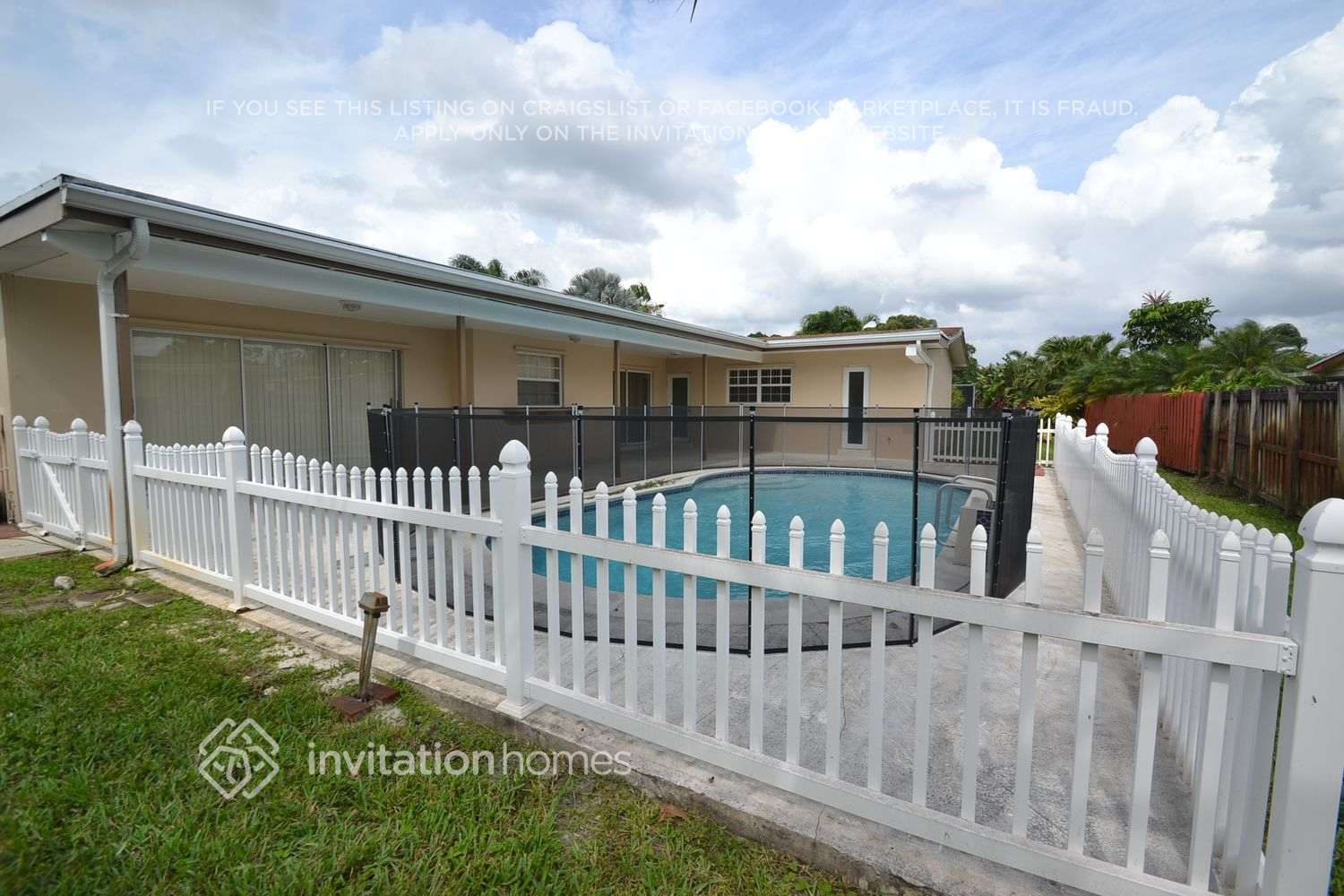 Building Photo - 10900 NW 19th St