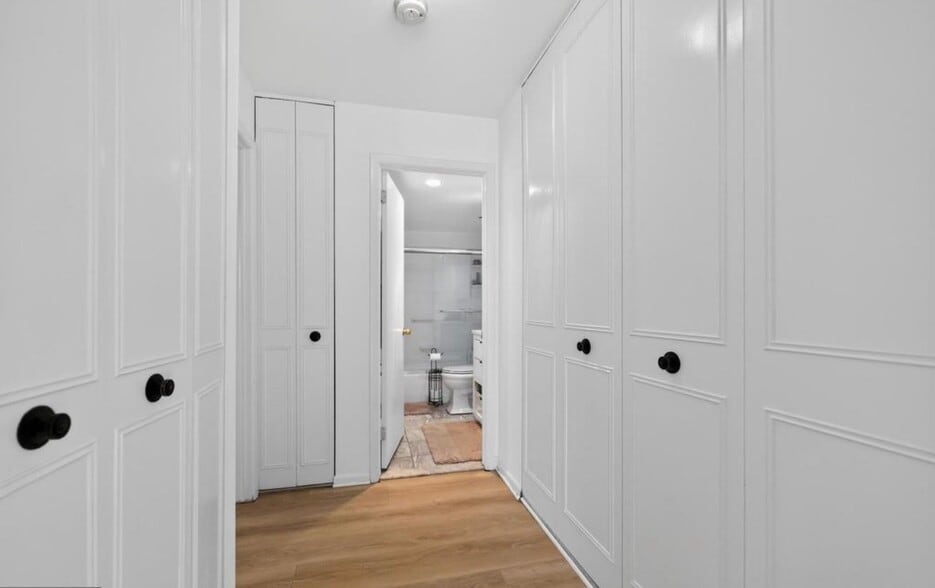 Building Photo - 419 Drummers Ln