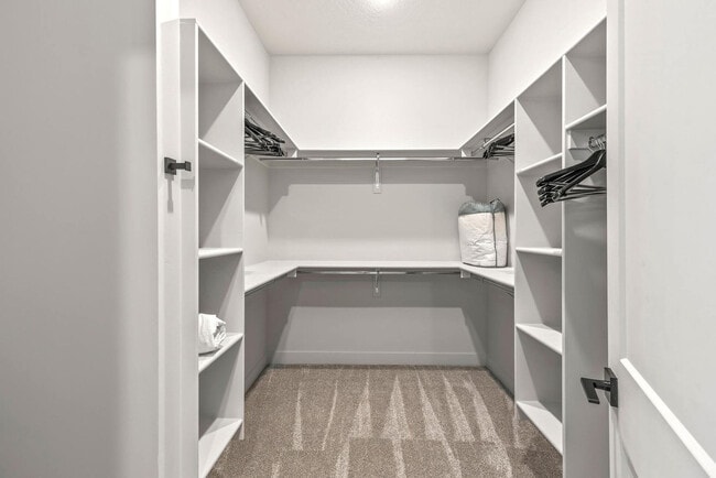 Building Photo - 6537 Silver Creek Dr