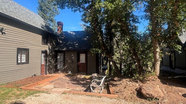 Building Photo - 955 Osage Ave