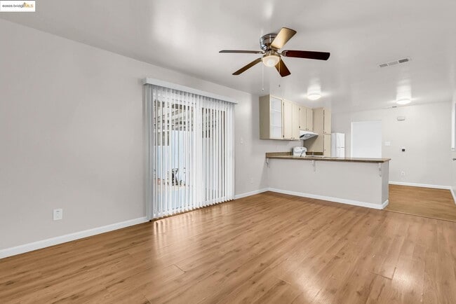 Building Photo - 1209 Tulip Dr