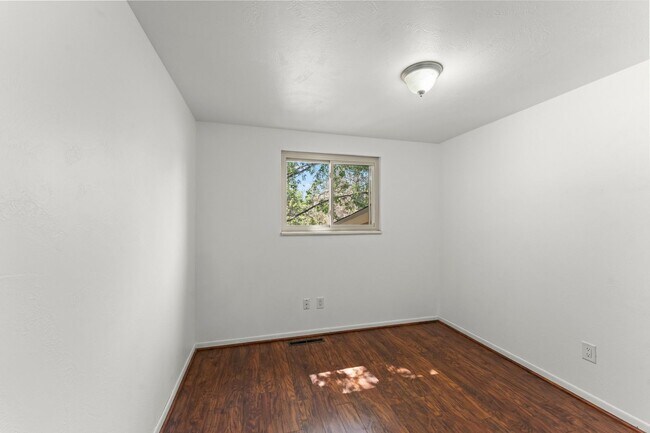 Building Photo - 4025 N Carefree Cir