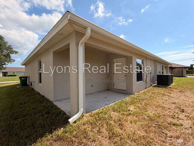 Building Photo - 10499 Pendleton Ave