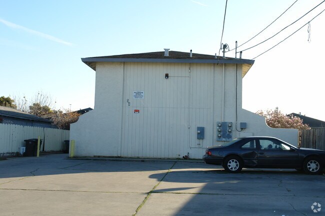 Building Photo - 54 N Pearl St
