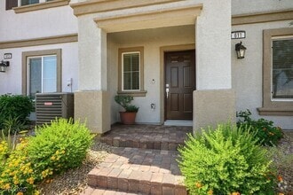 Building Photo - 611 Sedum Ave.