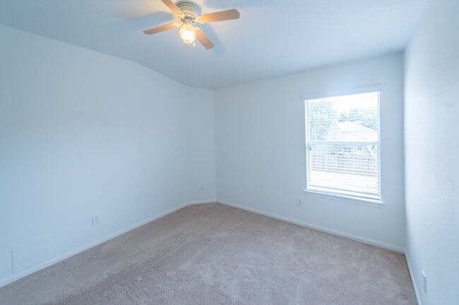 Building Photo - 5111 Juniper Walk Ln