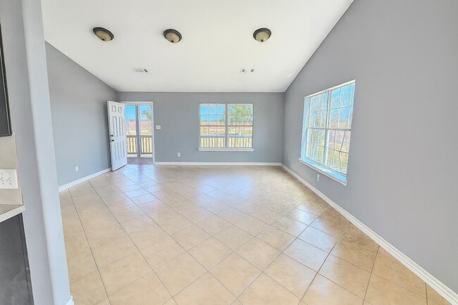 Building Photo - 1040 Darst Rd