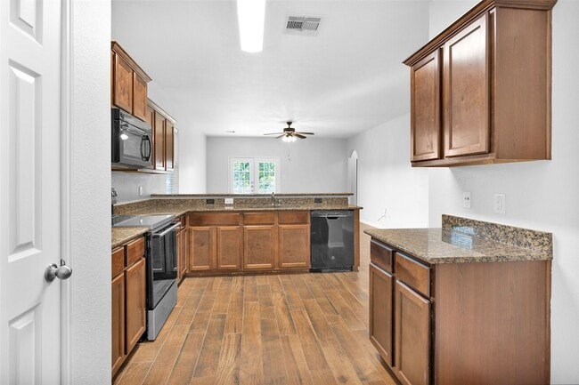 Building Photo - 30831 W Lost Creek Blvd