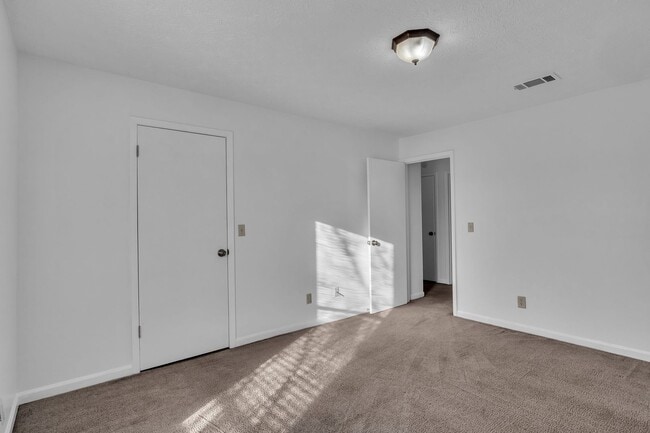 Building Photo - 1110 N Montgomery St