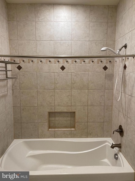 Building Photo - 118 Quaint Acres Dr