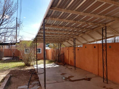 Building Photo - 1210 Tijeras Ave NE
