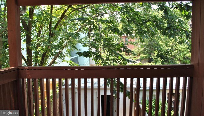 Building Photo - 127 10th St SE