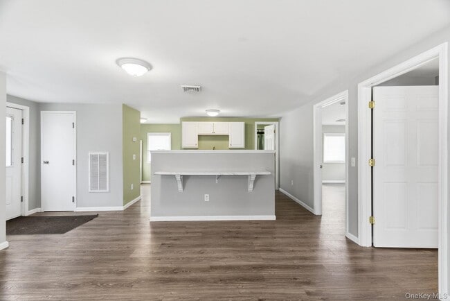 Building Photo - 1614 NY-9G