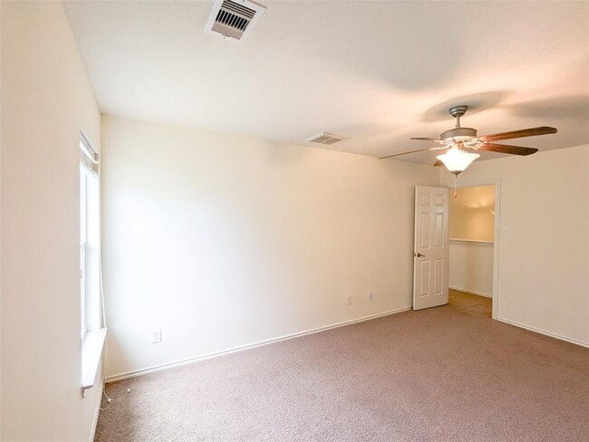 Building Photo - 6223 Summerfield Glade Ln