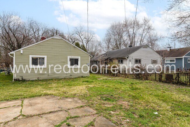 Building Photo - Coming soon! - Experience Urban Sophistica...