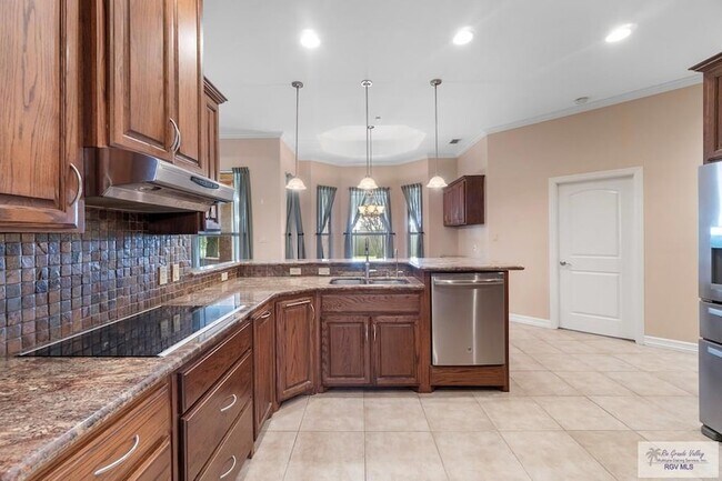 Building Photo - 109 Wild Olive