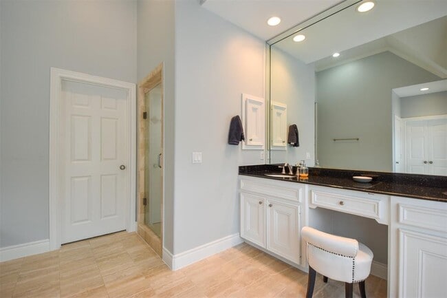 Building Photo - 3226 Pemberton Cir Dr