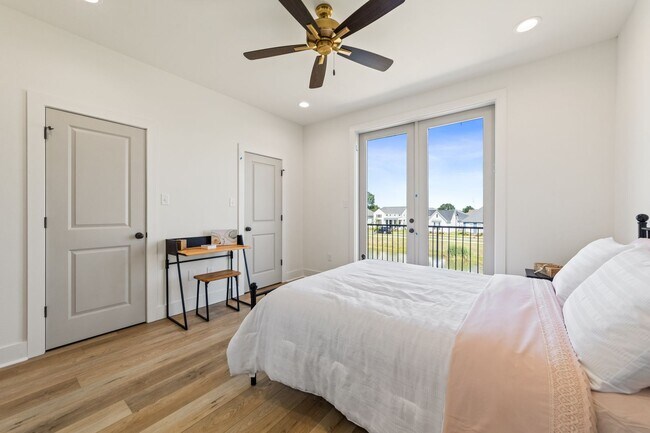 Building Photo - FORE RENT IN WEST VILLAGE!
