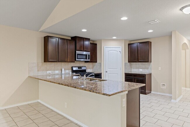 Primary Photo - "Spacious 4-Bedroom Retreat in Schertz wit...
